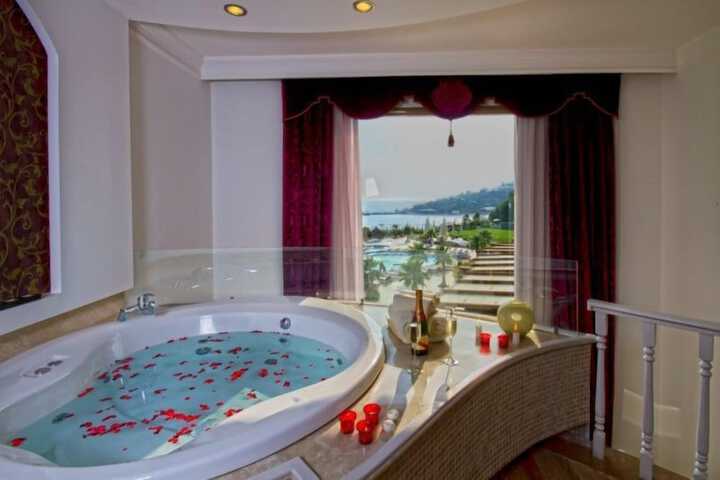 Hot Tub 113 of 273