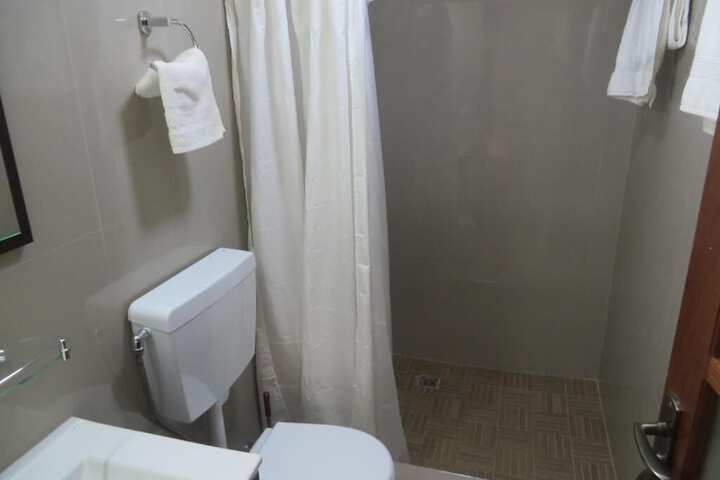 Room 10 of 28