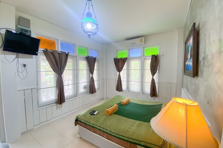 Room 5 of 181