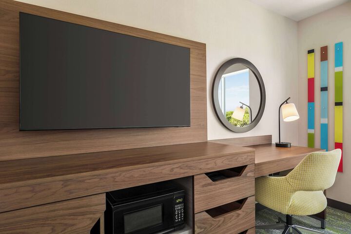 2 Queen Beds Hearing Accessible (6 of 7)