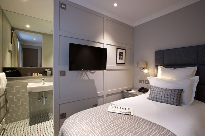 Room 40 of 82