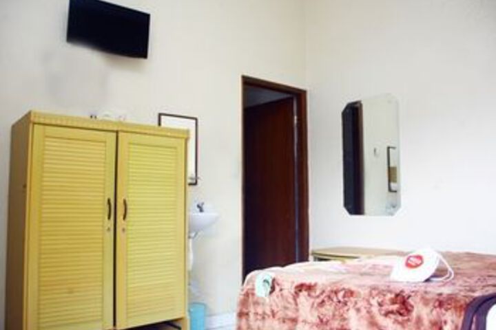 Room 26 of 77