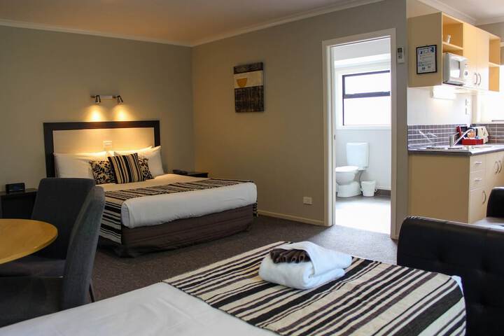 Room 204 of 302