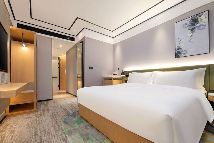 Room 25 of 46