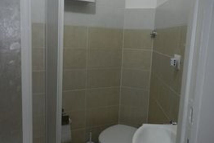 Room 3 of 20