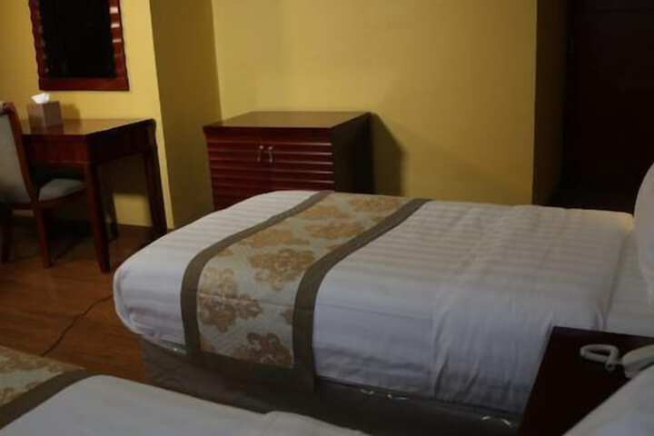 Room 4 of 14