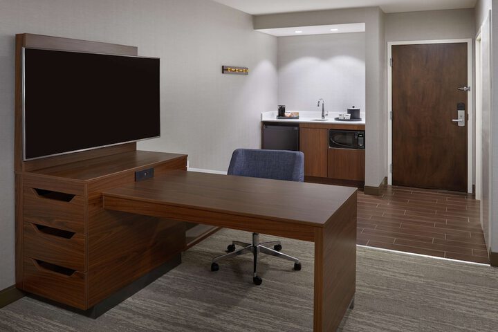 Room 11 of 33
