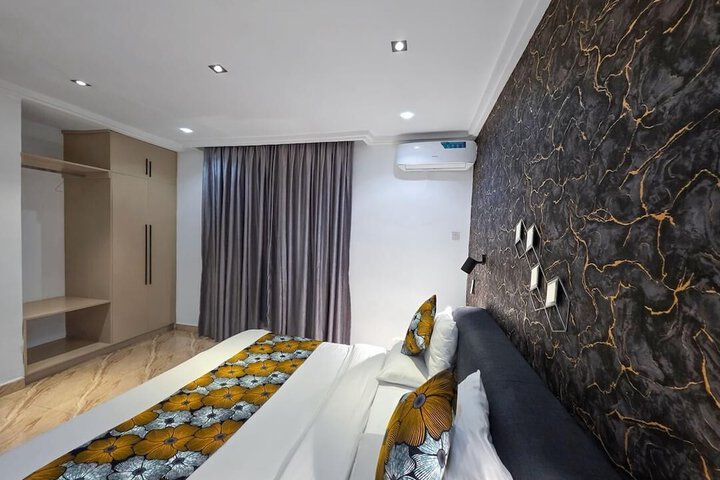 Room 15 of 46