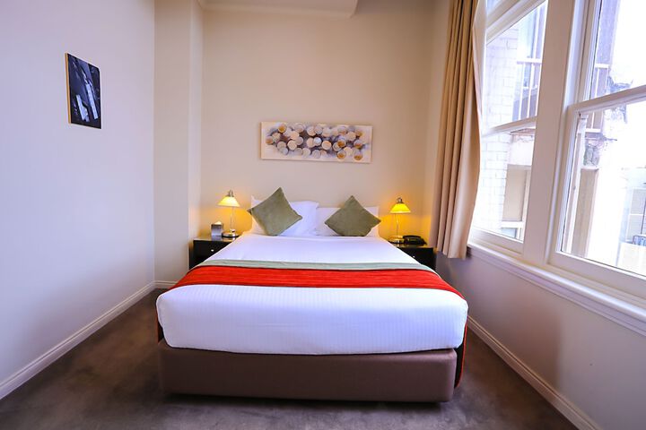 Room 3 of 68