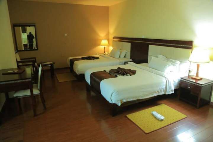 Room 5 of 13