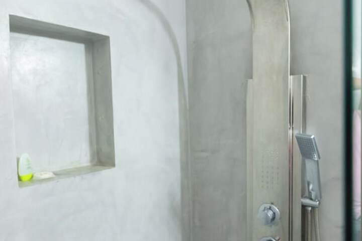 Room 37 of 137