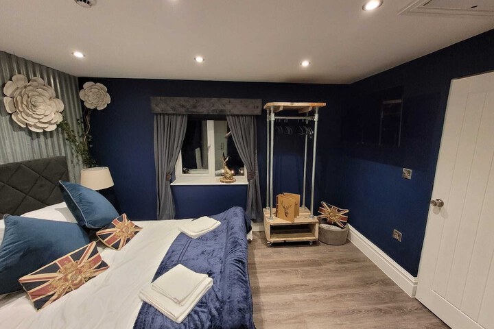 Room 3 of 54