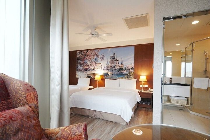 Room 25 of 61
