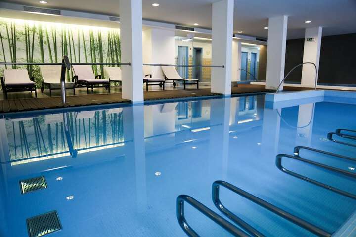 Pool Hotel