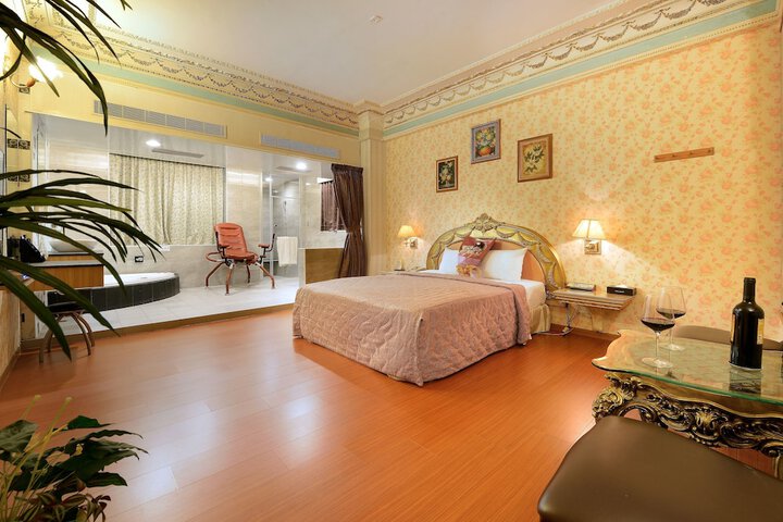 Room 20 of 64