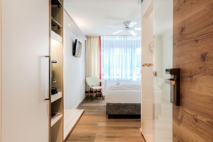 Room 29 of 72