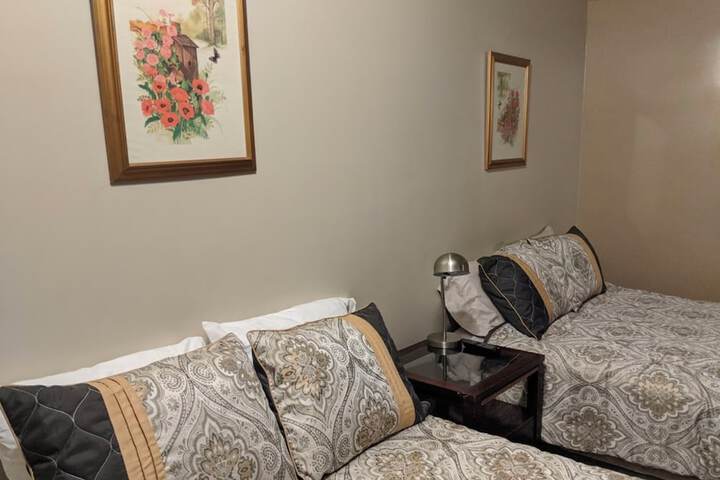 Room 5 of 9