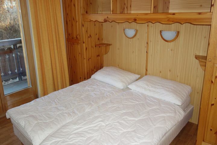 Room 3 of 40