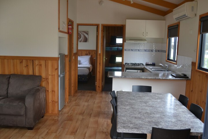 Room 5 of 17
