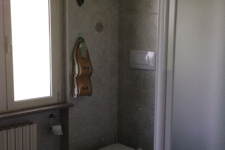 Room 17 of 34