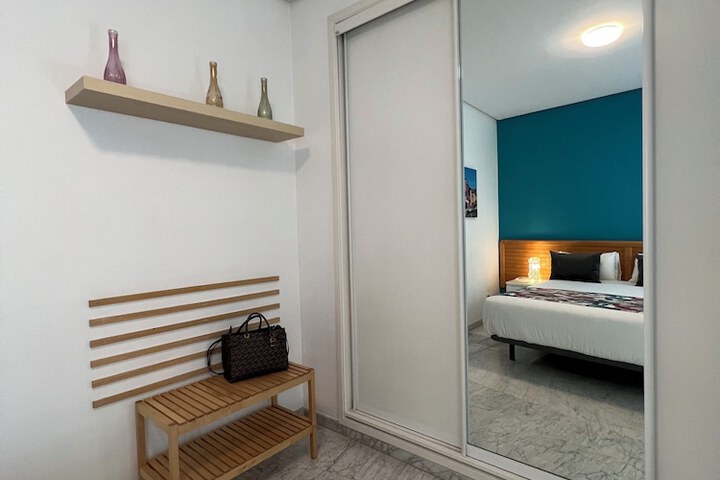 Room 4 of 38