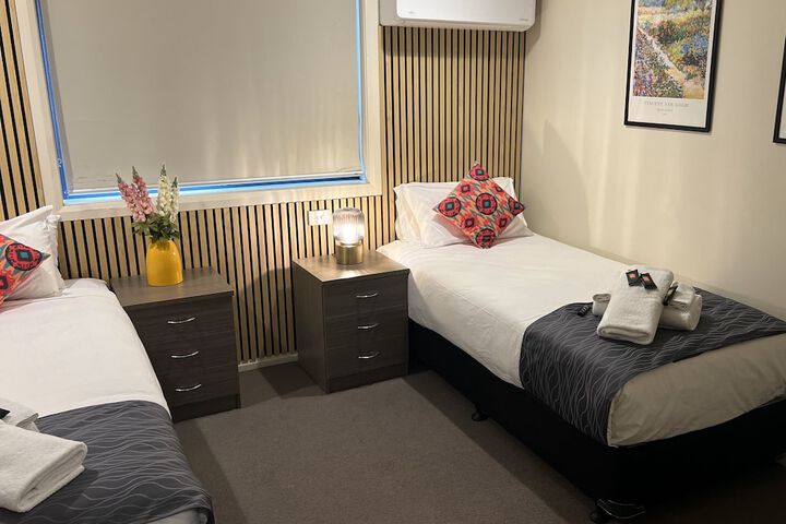 Room 6 of 104