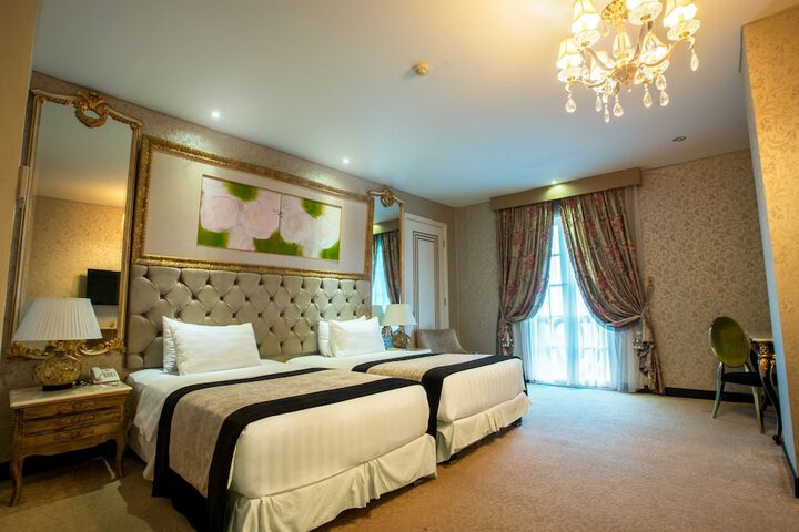 Room 9 of 30