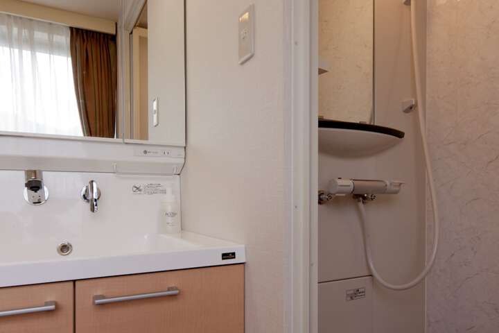 Room 17 of 39