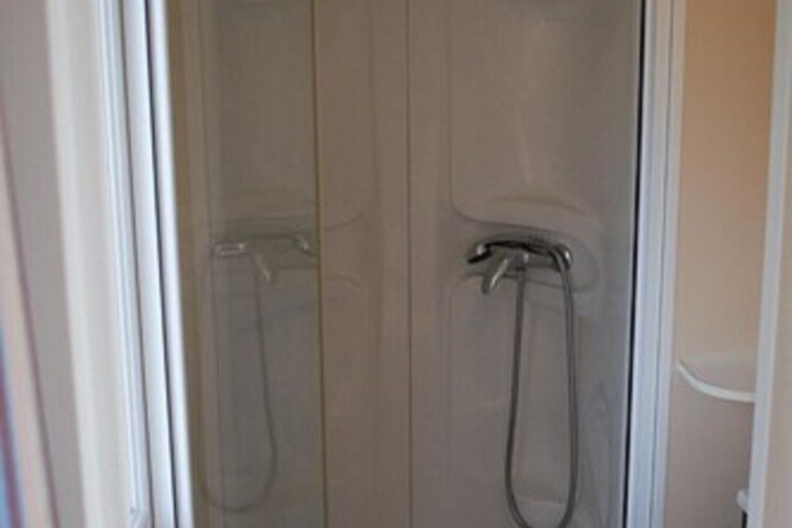 Room 6 of 8