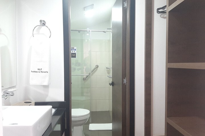 Room 48 of 86