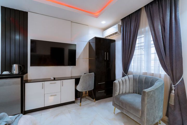 Room 26 of 65