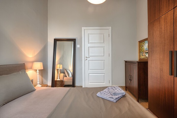 Room 3 of 11