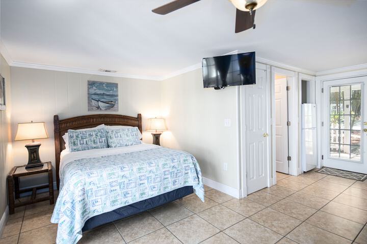 Room 5 of 124