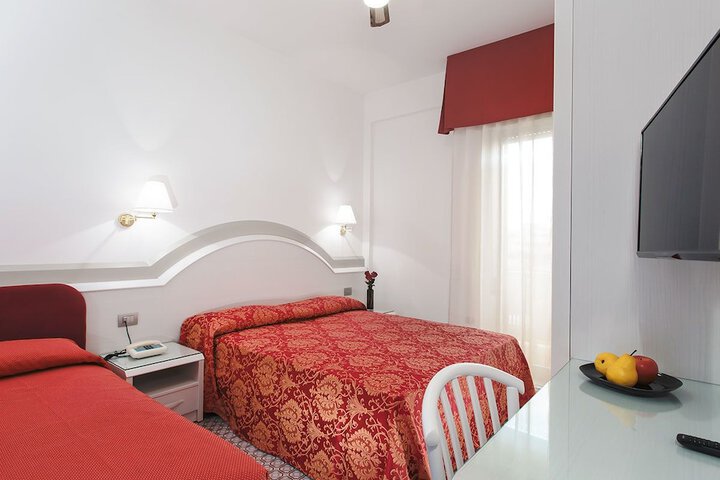 Room 5 of 32