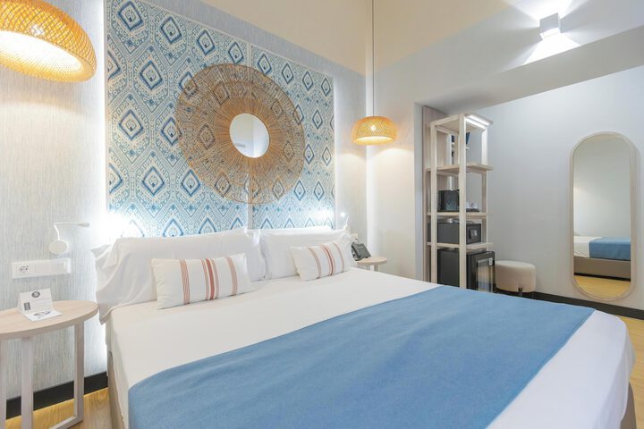 Room 10 of 48