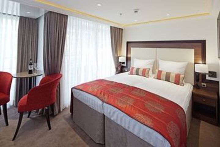 Room 35 of 80