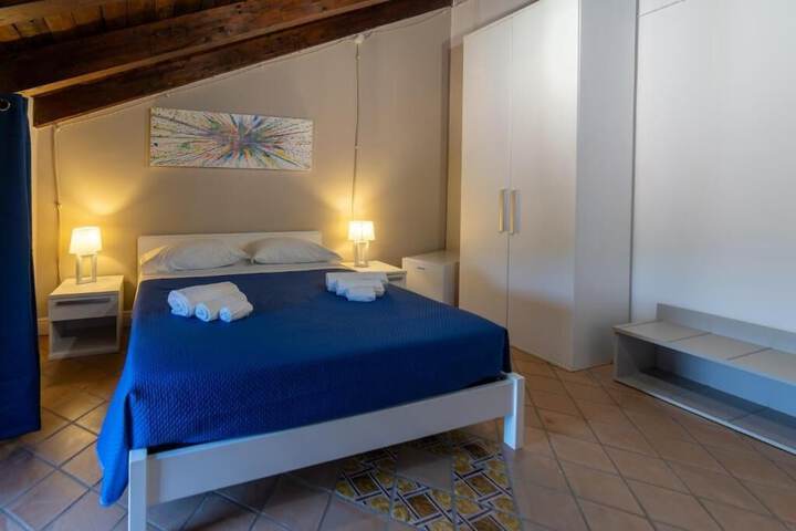 Room 4 of 37