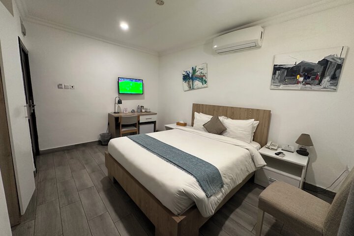 Room 29 of 90