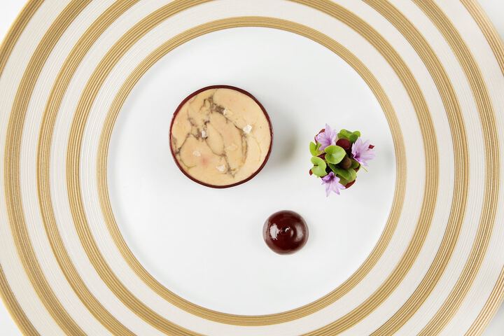 Dining 43 of 72