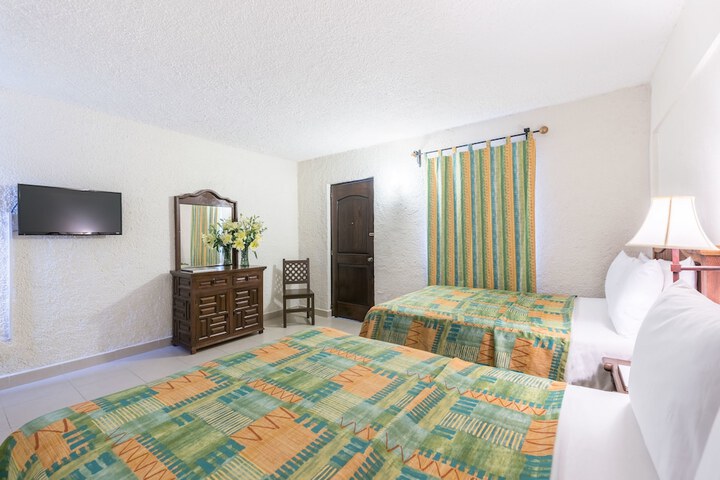 Room 5 of 28