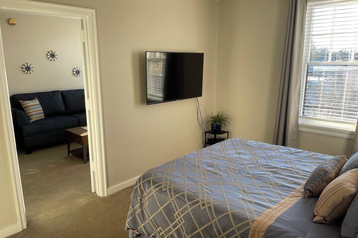 Economy Suite (22 of 23)