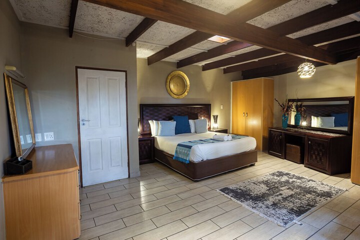 Room 18 of 90