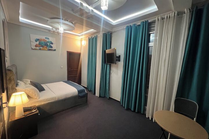Room 21 of 42
