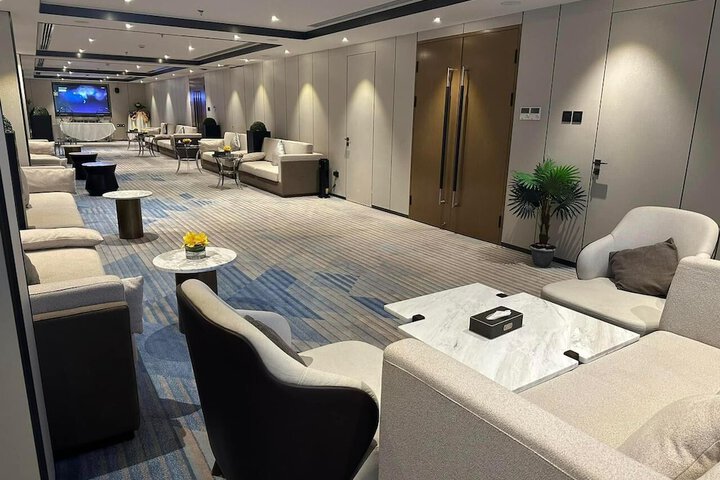 Ballroom/Hall 71 of 78
