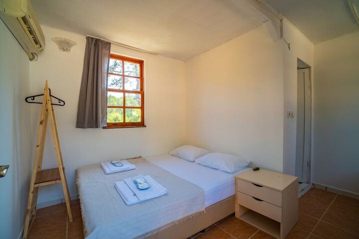 Room 5 of 26