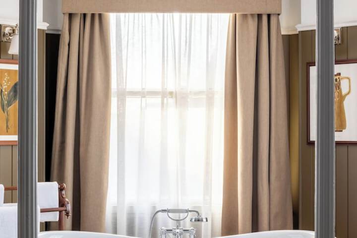 Room 118 of 190