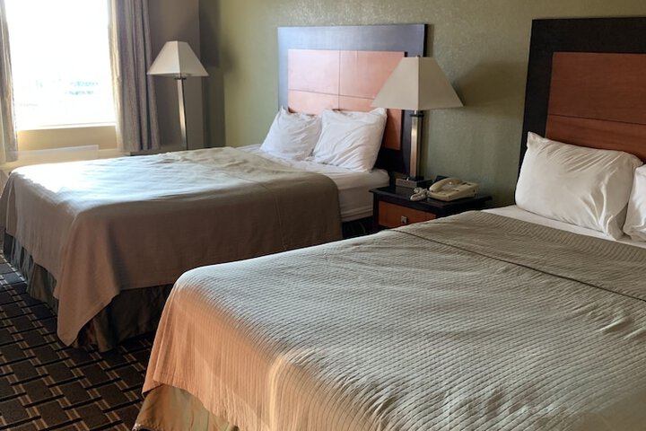 1 Queen Bed (9 of 15)