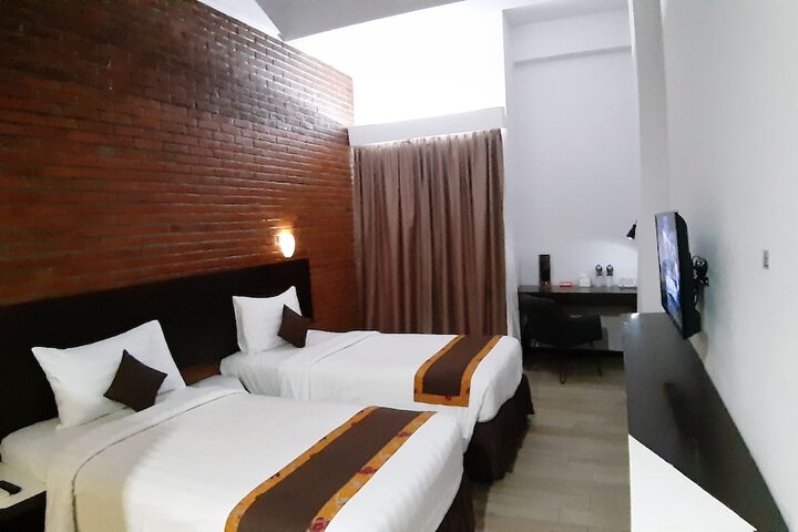 Room 5 of 49