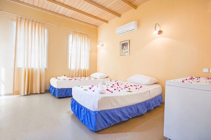 Room 2 of 9