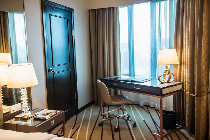 Room 30 of 49
